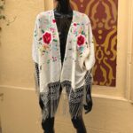 Chaqueta de seda bordada al estilo Mantón de Manila. Ref. 03