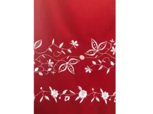 Paño  rojo bordado en blanco para refajo. Ref. 9