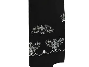 Paño  negro bordado en blanco para refajo. Ref. 8