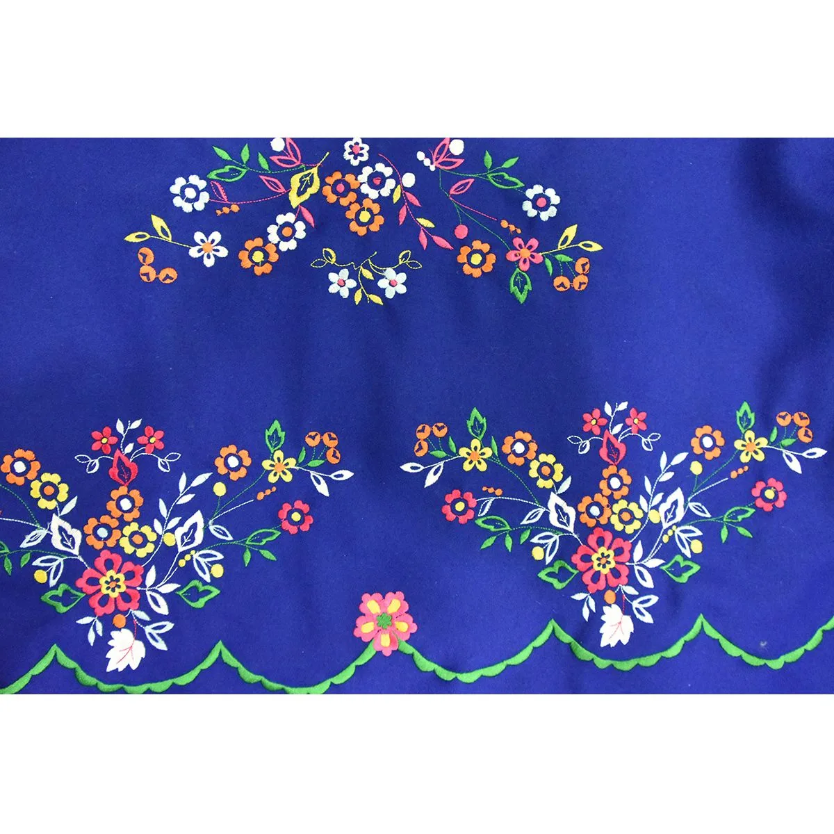 Paño  azul bordado para refajo. Ref. 6