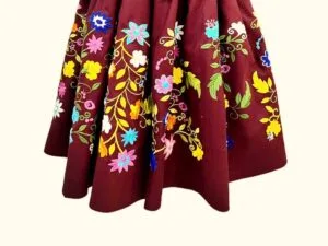 REFAJO DE PAÑO BÉJAR BURDEOS BORDADO EN COLORES