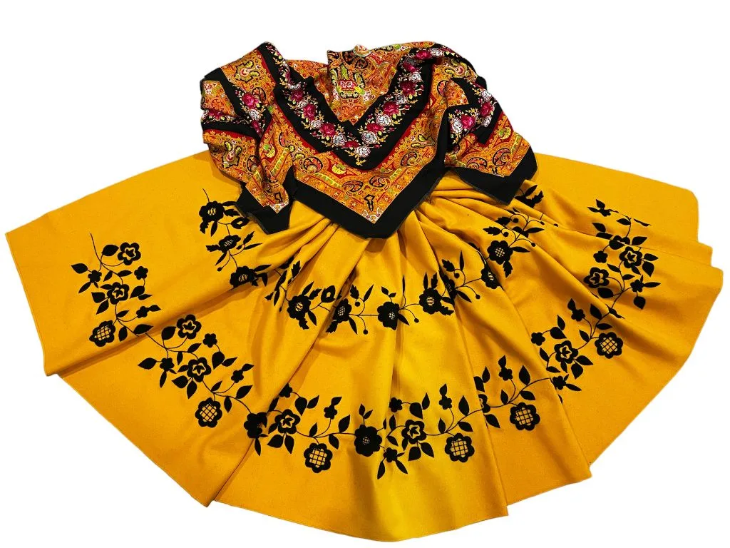 REFAJO FLOR PAÑO MOSTAZA BORDADO EN NEGRO