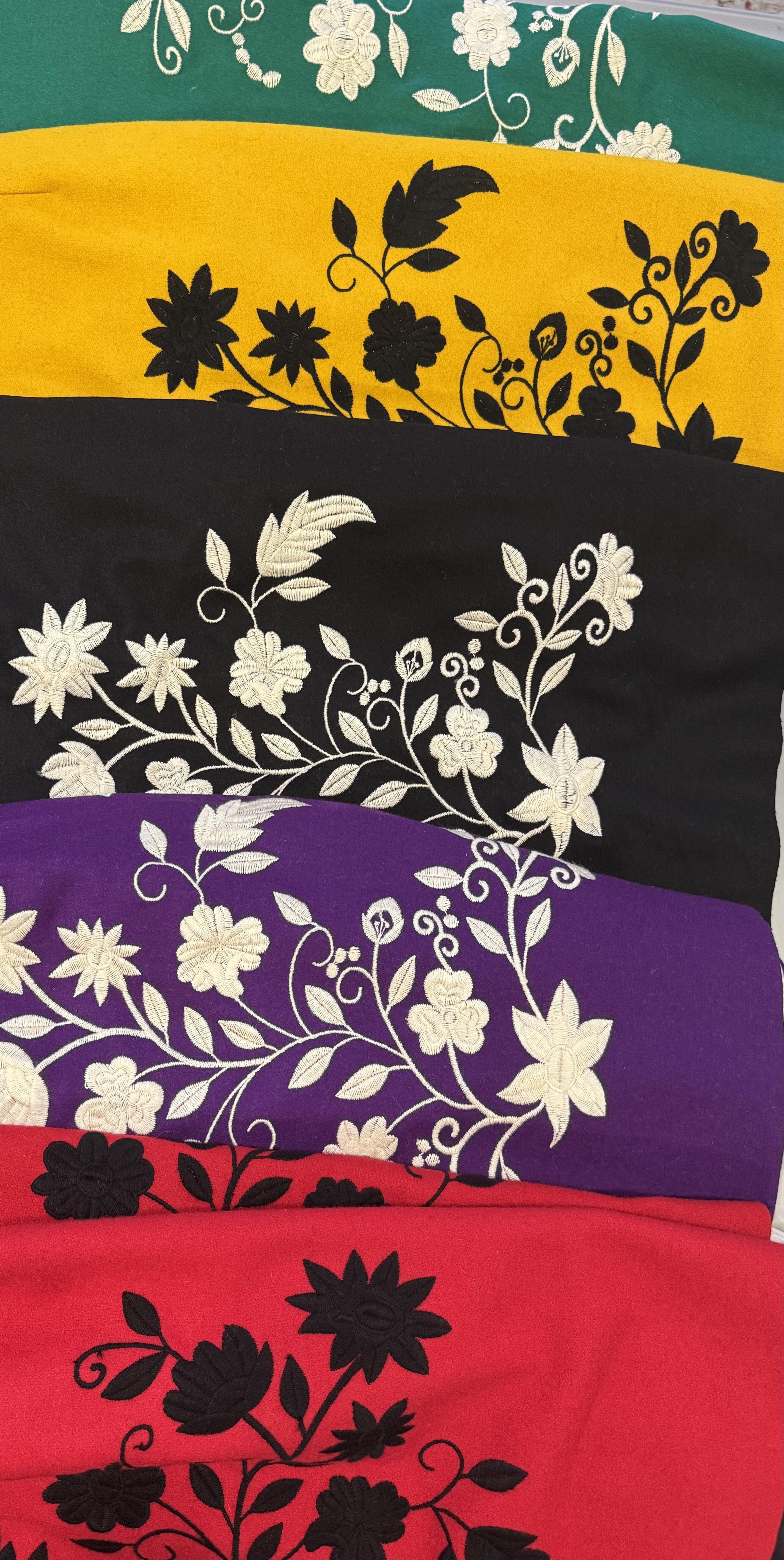 PAÑOS DE BÉJAR BORDADOS