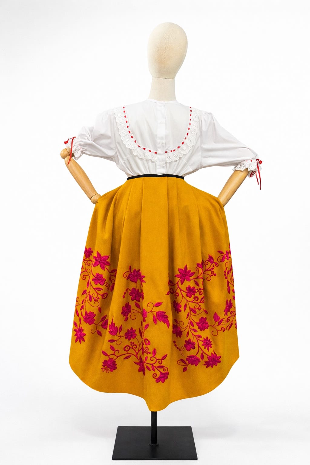 TRAJE REGIONAL COMPLETO