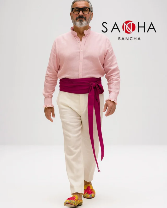 Convencerle de nuevo a ponerse todo en medio de la Ola de Calor fué difícil.
En SANCHA , la Moda Masculina es la camisa a medida que en el 99 % es la de ceremonia clásica para traje.
Pero nuestra experiencia siempre nos lleva a investigar y experimentar con prendas únicas y exclusivas.
Podemos y sabemos trabajar en la Excelencia y queremos ser punteros en ofrecer productos exclusivos que te hacen sentir diferente y que te empoderan en cuanto te los pones.
#modaextremeña #modaespañola #sanchabadajoz #menachobadajoz #sanchatradiciónpopular #sanchaartesania #modayartesanía